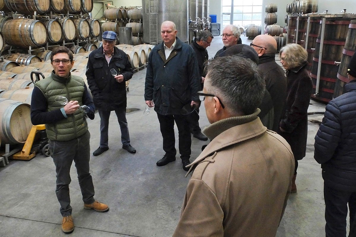 Rundvisning i det imponerende vineri på Frederiksdal Gods i forbindelse med landsmøde 2019 for gruppeformænd.